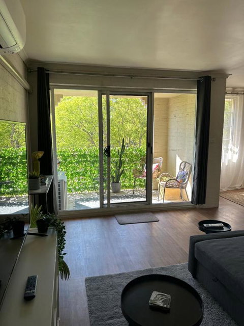 Plush 2 Bedroom Apartment Kingston - Accommodation Broome 2