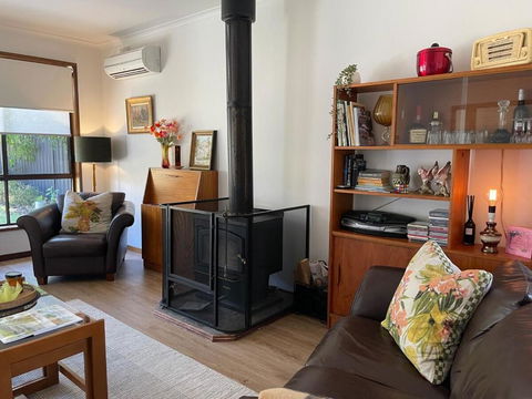 Poppies Clunes - Accommodation Broome 1