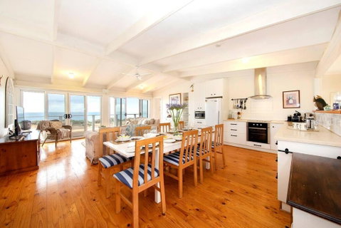 PORT WILLUNGA DREAMING A Beach Front Experience - Accommodation Broome 0