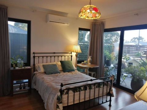 Private & Cosy! Master Bedroom In Perth With Garden View - Accommodation Broome 0
