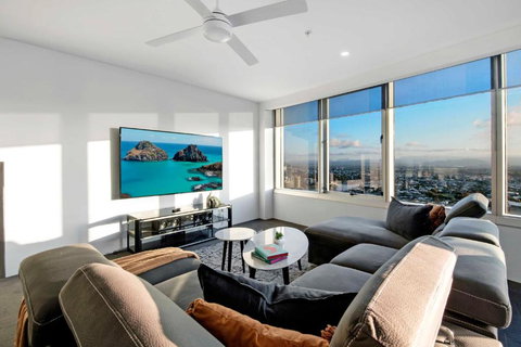 Q Tower Apartments In Surfers Paradise - From Level 3 - Self Contained & Privately Managed - Wow Stay - Accommodation Broome 2