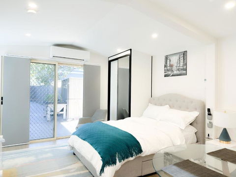 Private, Local Living Studio In Mascot, Airport - Accommodation Broome 0