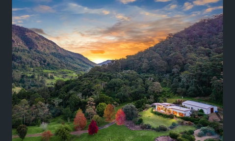 Private Luxury In The Mountains With Running Creek - Accommodation Broome 0
