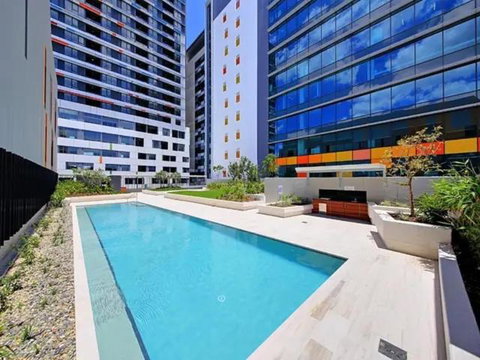 Private Bedroom & Bathroom In Shared Inner Brisbane Apartment - Accommodation Broome 0