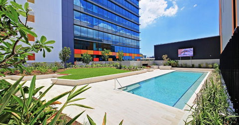 Private Bedroom & Bathroom In Shared Inner Brisbane Apartment - Accommodation Broome 1