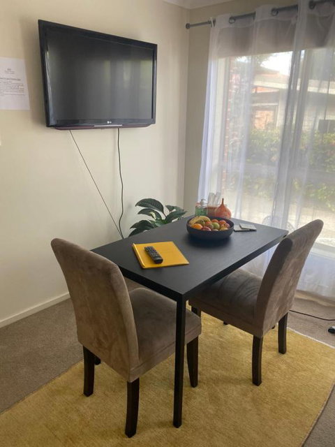 Private Room With Ensuite And Parking Close To Wollongong CBD - Accommodation Broome 1