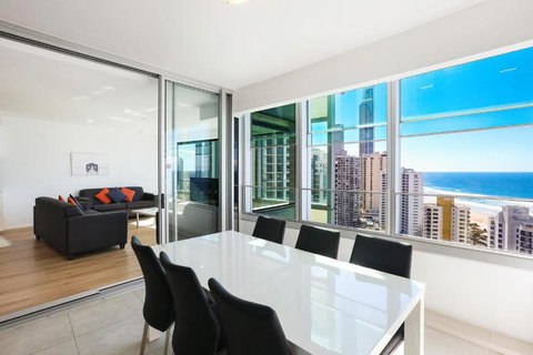 Q Tower Amazing Ocean Views 22nd Level Heated Pools Sleeps 6 - Optimise BNB - Accommodation Broome 2