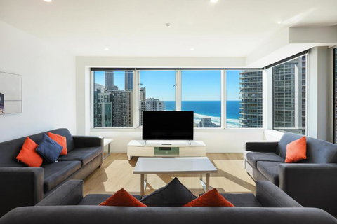 Q Tower Amazing Ocean Views 22nd Level Heated Pools Sleeps 6 - Optimise BNB - Accommodation Broome 0