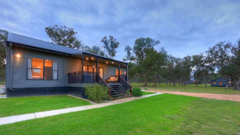 Quaffers On Storm King - Accommodation Broome 0