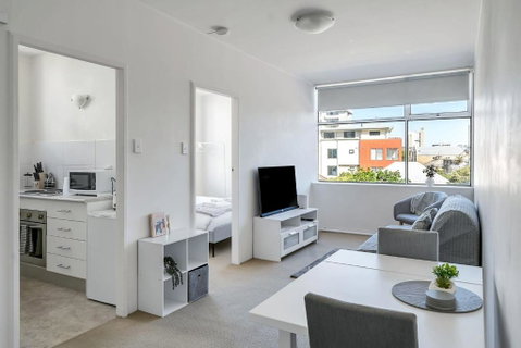Quaint 1BD On The Doorstep Of Manly Beach - Accommodation Broome 2