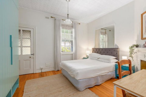 Quaint 3-Bed Heritage Home In The Heart Of Sydney - Accommodation Broome 1