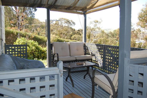Quaint Cottage Nestled Amongst The Trees - Accommodation Broome 2