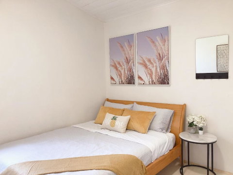 Quaint Double Or Queen Room - Mins To Stations&UNSW - Shared Bathroom - Accommodation Broome 0