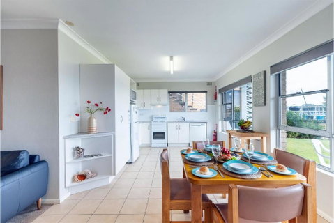 Quarterdeck 1 12 Magnus St Fantastic Unit With Spectacular Views - Accommodation Broome 3