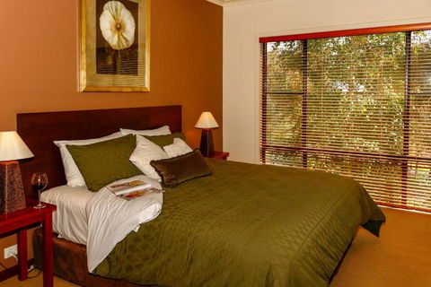 Rainbow Trail Chalets - Accommodation Broome 2