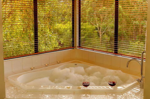 Rainbow Trail Chalets - Accommodation Broome 1