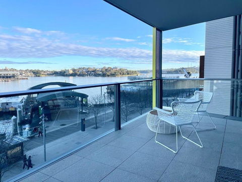 RARE Luxury Waterfront Living - Accommodation Broome 1