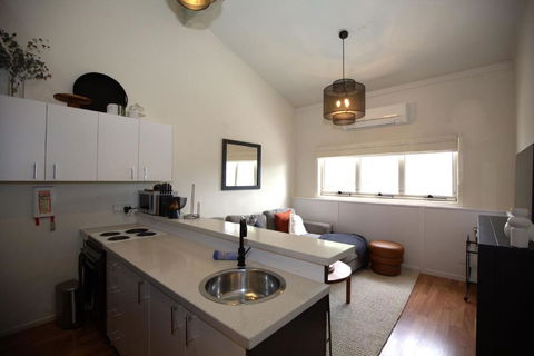 Razorback 13 1 Gippsland Street - Accommodation Broome 2