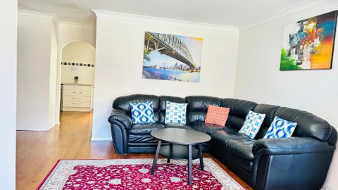 Quiet Family Townhouse In Wollongong CBD - Accommodation Broome 0
