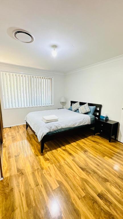 Quiet Family Townhouse In Wollongong CBD - Accommodation Broome 2