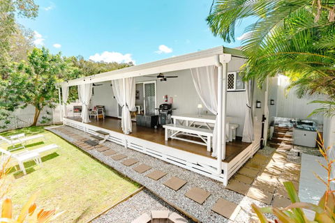 Private Outdoor Spa, Fire Pit, Cinema Room - THE COTTAGE COOLUM BEACH - Accommodation Broome 1