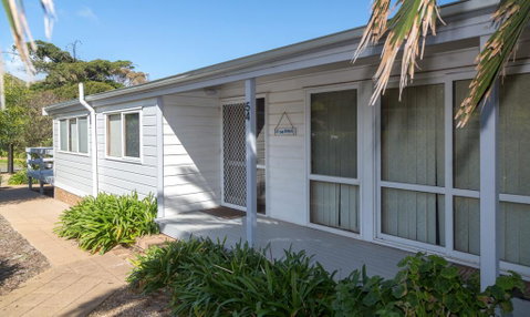 At The Beach - 54 Elizabeth Crescent - Accommodation Broome 1