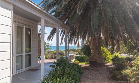 At The Beach - 54 Elizabeth Crescent - Accommodation Broome 2