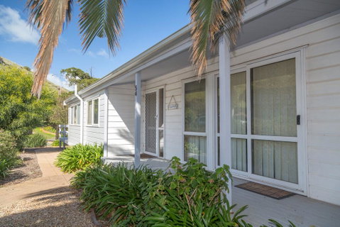 At The Beach - 54 Elizabeth Crescent - Accommodation Broome 3