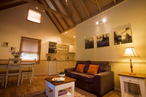 Autumn Abode Cottages - Accommodation Broome 2