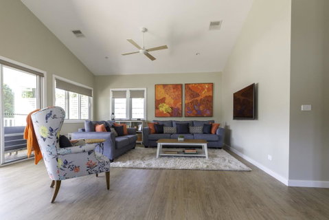 Autumn Home - Our Place At Bright - Accommodation Broome 2