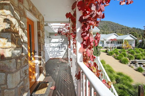 Autumn Home - Our Place At Bright - Accommodation Broome 1