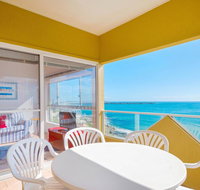 Avalon 4 - right across the road from convent beach - uninterrupted views - Accommodation Broome