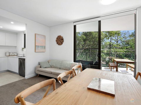 Avoca Beach Pad- 210/14-18 Cape Three Points Rd - Accommodation Broome 2