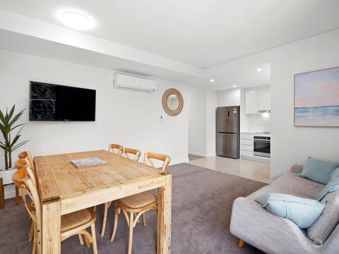 Avoca Beach Pad- 210/14-18 Cape Three Points Rd - Accommodation Broome 1