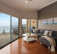Avoca Heights House /// 4 BDR 2.5 BTH // Direct Ocean Views - Accommodation Broome
