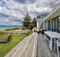 Azure Absolute Beachfront - Pet Friendly - Accommodation Broome