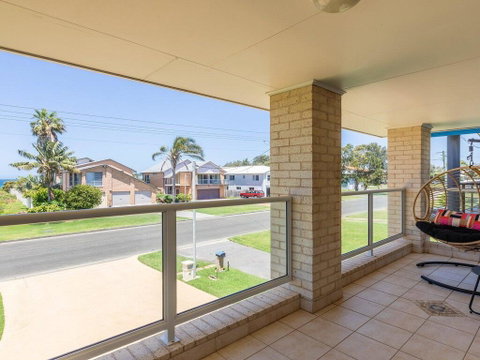 Azure Waters - Perfectly Positioned With Ocean Views - Accommodation Broome 3
