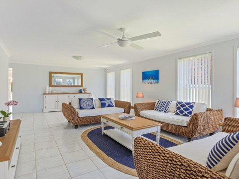 Azure Waters - Perfectly Positioned With Ocean Views - Accommodation Broome 0