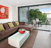 Back of the Block Bulimba - Executive 3BR Bulimba apartment with leafy outlook - Accommodation Broome