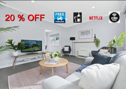 BALLARAT CLOSE 2 CBD + HOSPITAL+3BR HOME+NETFLIX + WiFi + Gift - Accommodation Broome 0