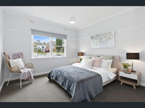 BALLARAT CLOSE 2 CBD + HOSPITAL+3BR HOME+NETFLIX + WiFi + Gift - Accommodation Broome 2
