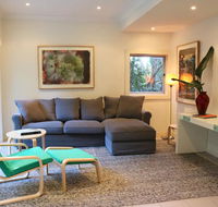 Balmoral Retreat a Garden Haven 2 Min to Beach - Accommodation Broome