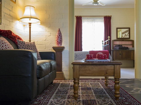 Battunga Bed And Breakfast - Accommodation Broome 1