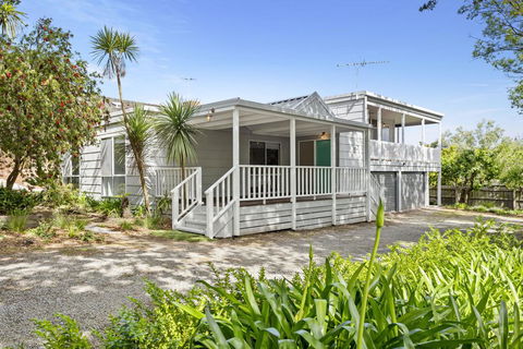 BAYSHORE - DROMANA - Accommodation Broome 0