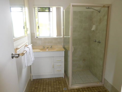 Bayshores Apartment Hervey Bay - Accommodation Broome 3