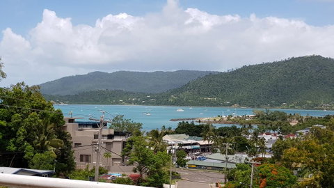 Beach House On Begley - Airlie Beach Central - Accommodation Broome 3