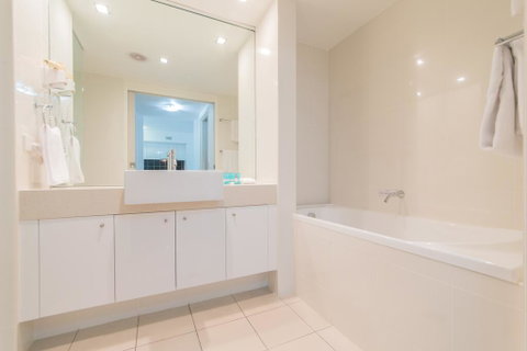 Beaches On Lammermoor Apartments - Accommodation Broome 3