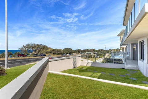 Beachfront Cabarita Apartment - Accommodation Broome 1