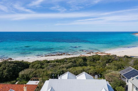 Beachfront On Eagle Bay - Accommodation Broome 0