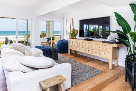 Beachfront Vila Gold Coast - Accommodation Broome 2